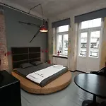 Loft Sen Pszczoly Varşova