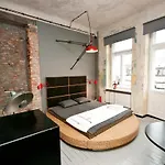 Loft Sen Pszczoly Varşova